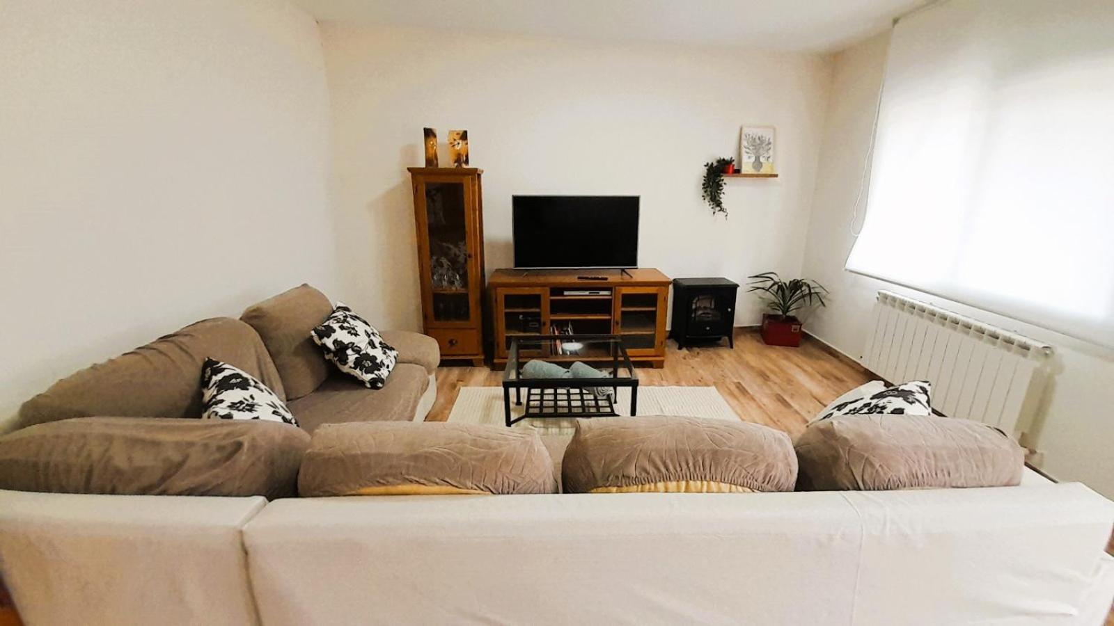 Apartamento La Casona Serranillos Exterior foto