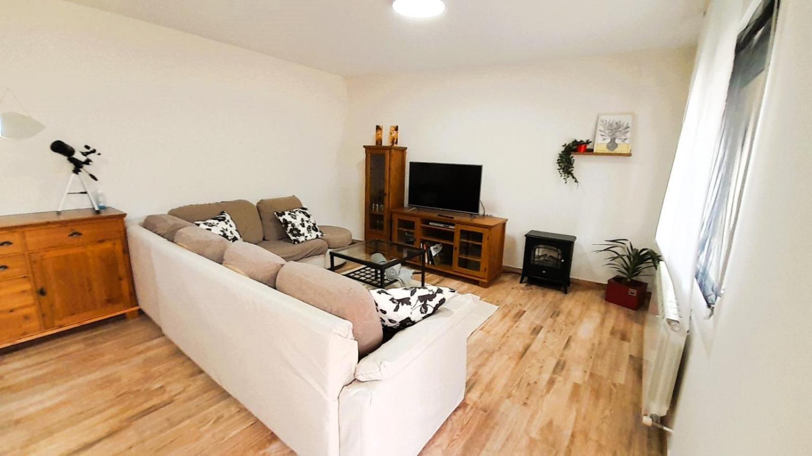 Apartamento La Casona Serranillos Exterior foto